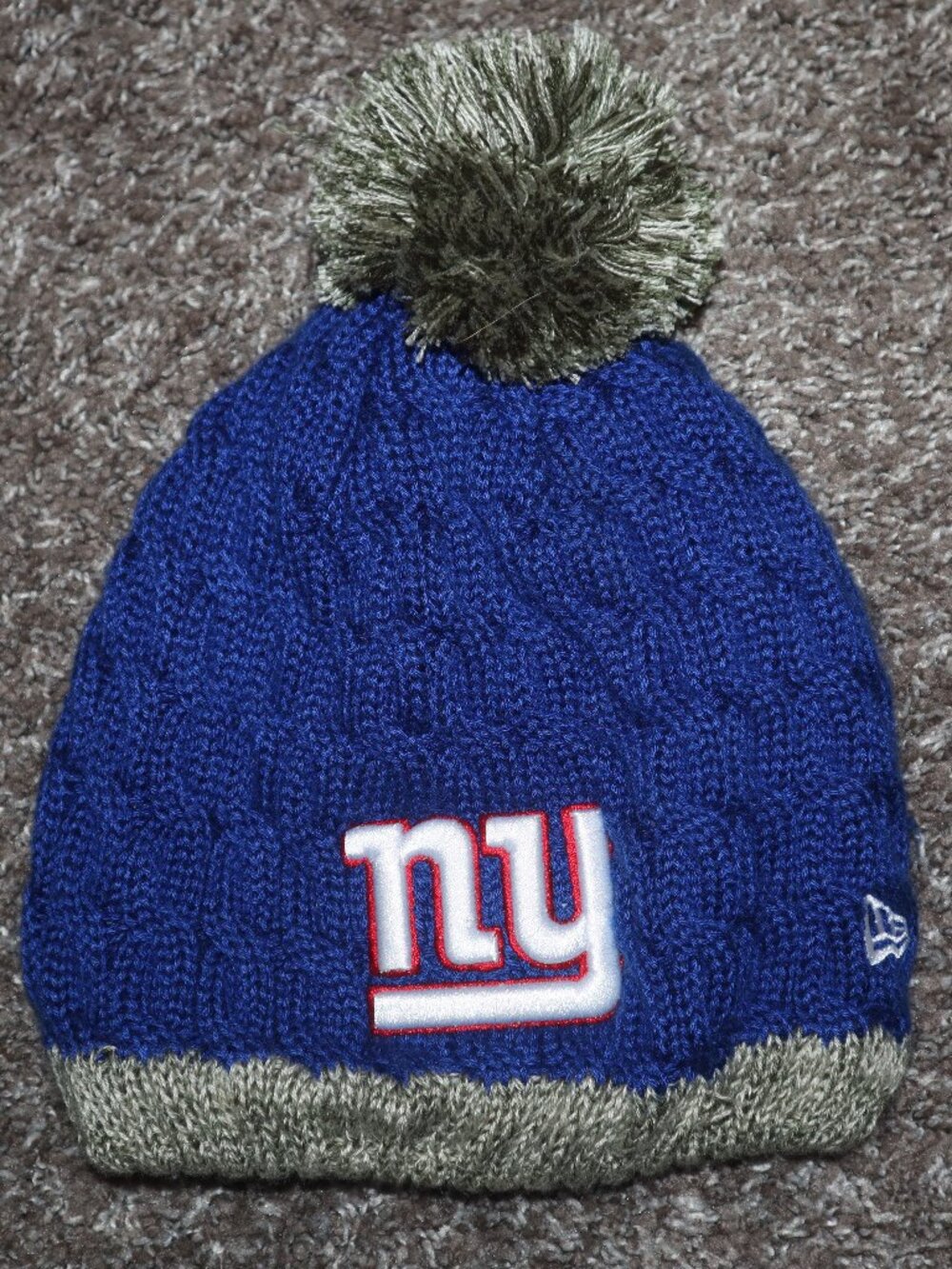 New York Giants- New Era Salute to Service/Cancer Ribbon Women's Pom Beanie